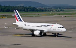 Frankreich darf Air France in der Corona-Krise helfen.