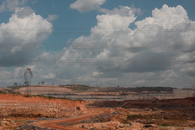 Der Belo Monte-Staudamm in Brasilien im Bau