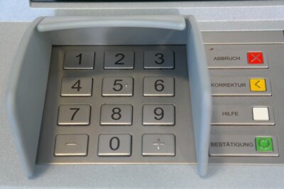 Tastatur von Bankkonten am Bankautomat